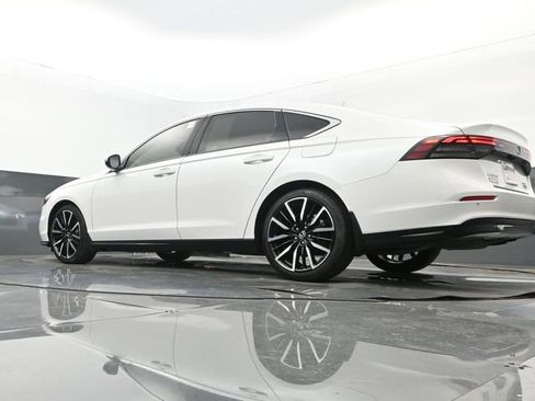 Used 2024 Honda Accord Touring image 27