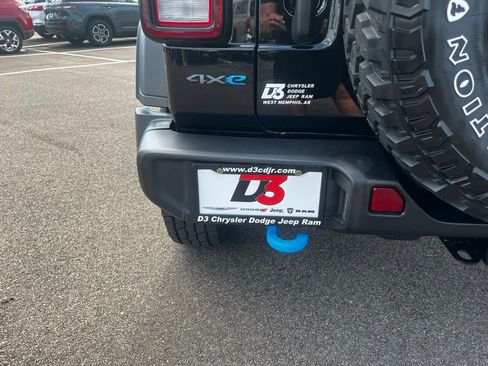 Used 2024 Jeep Wrangler Unlimited Rubicon 4xe image 36