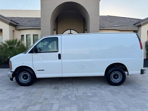 Used 2000 Chevrolet Express 2500 RWD image 8