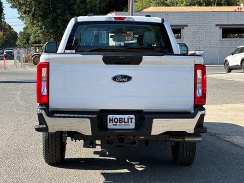 New 2026 Ford F250 XL w/ FX4 Off-Road Package image 4