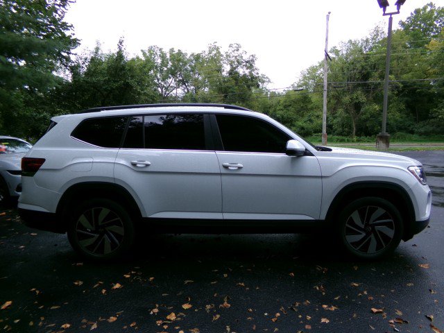 Used 2024 Volkswagen Atlas SE AWD/4WD image 10