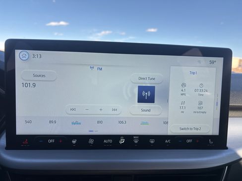 Used 2025 Ford Escape Platinum image 7