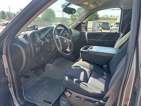 Used 2013 Chevrolet Silverado 2500 LT w/ Interior Plus Package AWD/4WD image 10