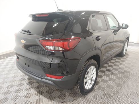Used 2024 Chevrolet TrailBlazer LS w/ LS Convenience Package AWD/4WD image 3