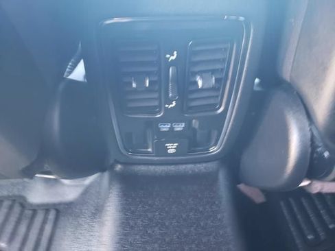 Used 2020 Jeep Grand Cherokee Limited w/ Premium Lighting Group AWD/4WD image 16