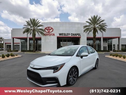 Used 2021 Toyota Corolla SE FWD image 1