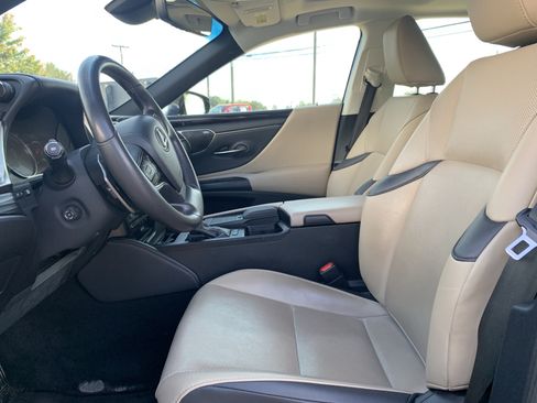 Used 2020 Lexus ES 300h w/ Premium Package FWD image 16