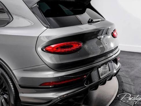 Used 2021 Bentley Bentayga Speed AWD/4WD image 15