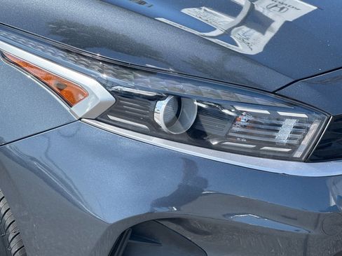 Used 2023 Kia Forte LXS w/ LXS Technology Package FWD image 11