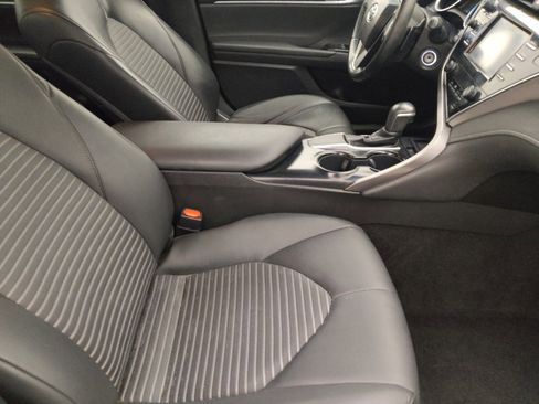 Used 2018 Toyota Camry SE FWD image 21