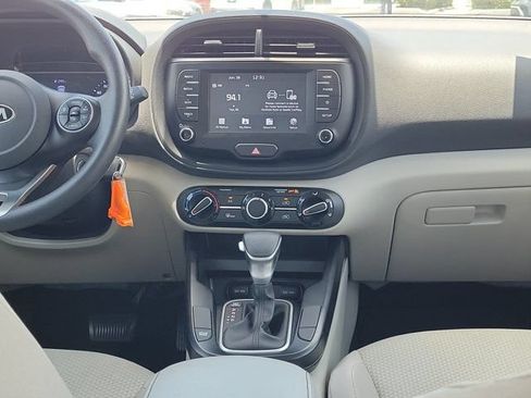 Used 2020 Kia Soul LX FWD image 5