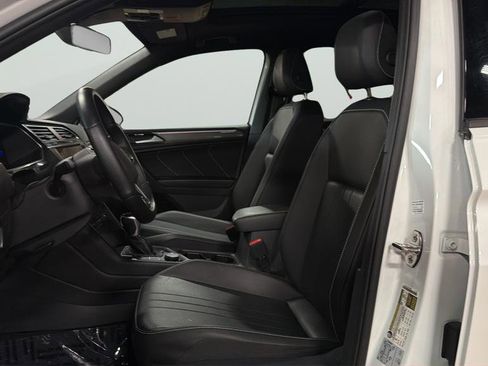 Used 2022 Volkswagen Tiguan SE R-Line image 22