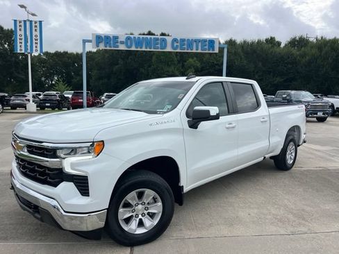 Used 2023 Chevrolet Silverado 1500 LT AWD/4WD image 2