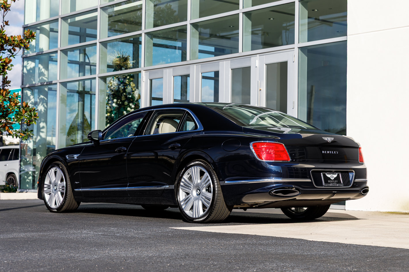 Used 2026 Bentley Flying Spur Azure AWD/4WD image 11