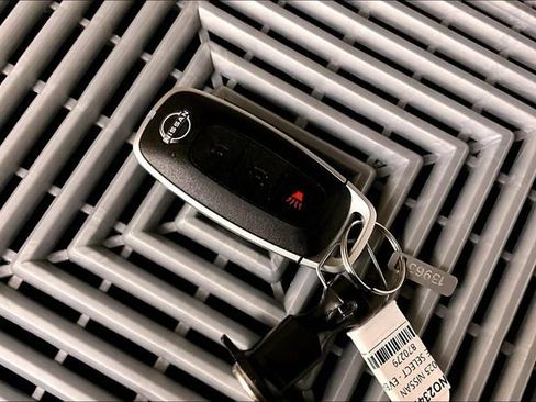 New 2025 Nissan Rogue S image 13