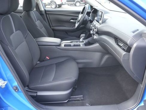 Used 2025 Nissan Sentra SV image 18