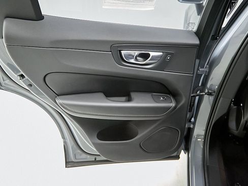 Certified 2023 Volvo XC60 B5 Ultimate image 19