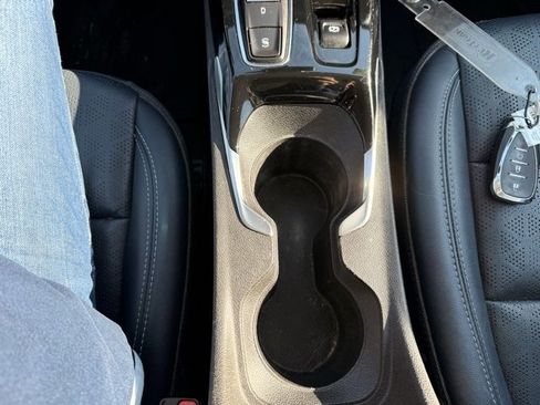 Used 2022 Chevrolet Bolt EUV Premier image 21