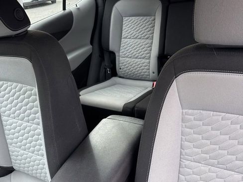 Used 2018 Chevrolet Equinox LS image 28