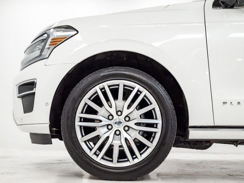 Used 2024 Ford Expedition Platinum AWD/4WD image 32