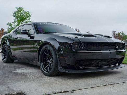 Used 2023 Dodge Challenger SRT Hellcat RWD image 12