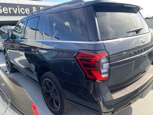 Used 2024 Ford Expedition Limited image 4