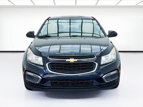 Used 2015 Chevrolet Cruze LT image 2