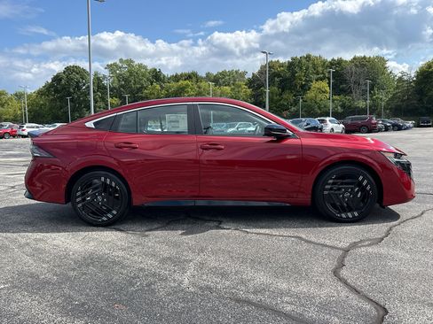 New 2027 Nissan Sentra SR FWD image 4