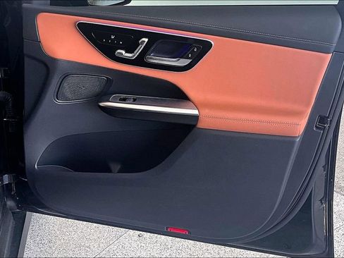 Used 2024 Mercedes-Benz GLC 300 GLC 300 image 25