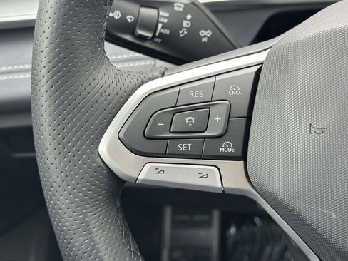 New 2026 Volkswagen Tiguan SE R-Line AWD/4WD image 18