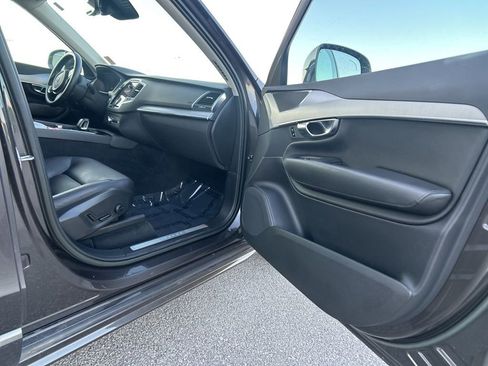 Used 2023 Volvo XC90 B5 Core image 38