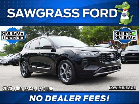 Used 2023 Ford Escape ST-Line w/ Tech Pack #1 FWD image 1