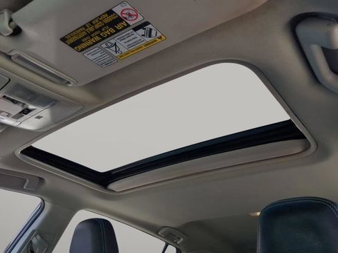 Used 2016 Toyota RAV4 Limited FWD image 11