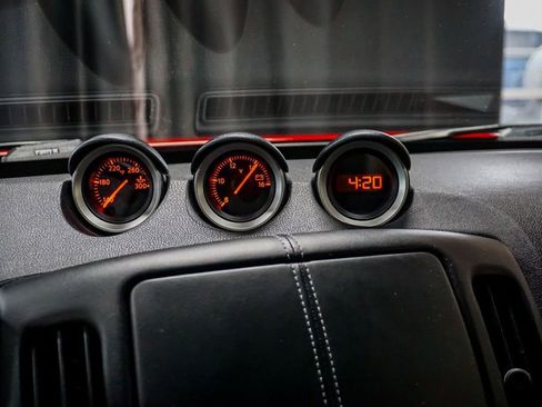 Used 2010 Nissan 370Z Touring image 54