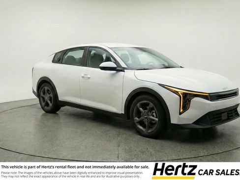 Used 2025 Kia K4 FWD image 1