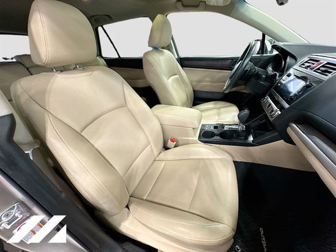 Used 2017 Subaru Outback 2.5i Limited AWD/4WD image 32