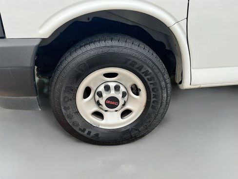 Used 2023 GMC Savana 3500 w/ Driver Convenience Package image 27