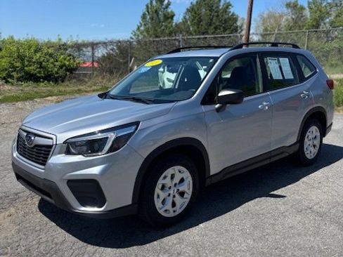 Used 2021 Subaru Forester 2.5i image 3
