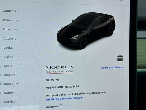 Used 2025 Tesla Model Y Performance image 8