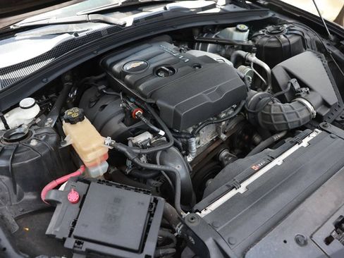 Used 2020 Chevrolet Camaro LT RWD image 41