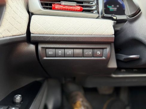 Used 2025 Toyota Camry XLE image 22