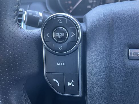 Used 2017 Land Rover Range Rover Sport SE image 23