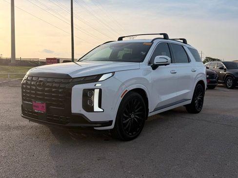 Used 2024 Hyundai Palisade Calligraphy image 1