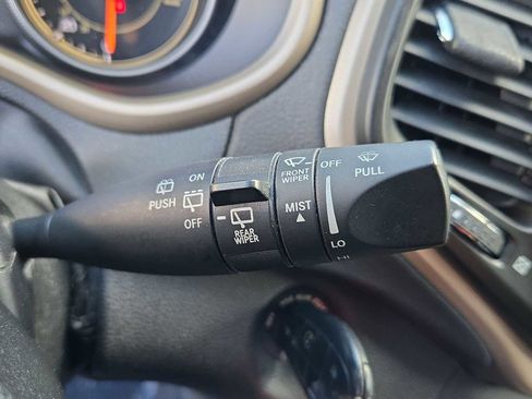 Used 2017 Jeep Cherokee Latitude w/ Cold Weather Group image 25