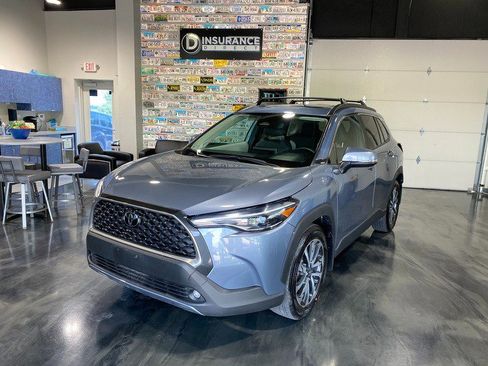 Used 2024 Toyota Corolla Cross XLE w/ Convenience Package image 4