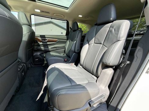 Certified 2024 Subaru Ascent Touring w/ Popular Package #2 AWD/4WD image 17