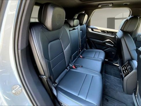 Used 2026 Porsche Cayenne image 24