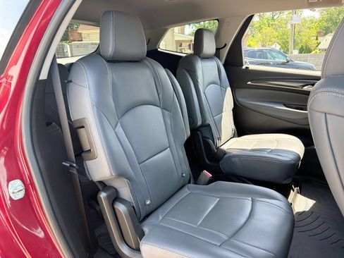 Used 2018 Buick Enclave Essence AWD/4WD image 24
