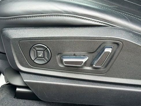 Used 2019 Audi e-tron Prestige image 26