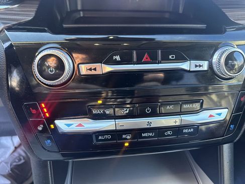 Used 2022 Ford Explorer Limited w/ Equipment Group 301A image 19